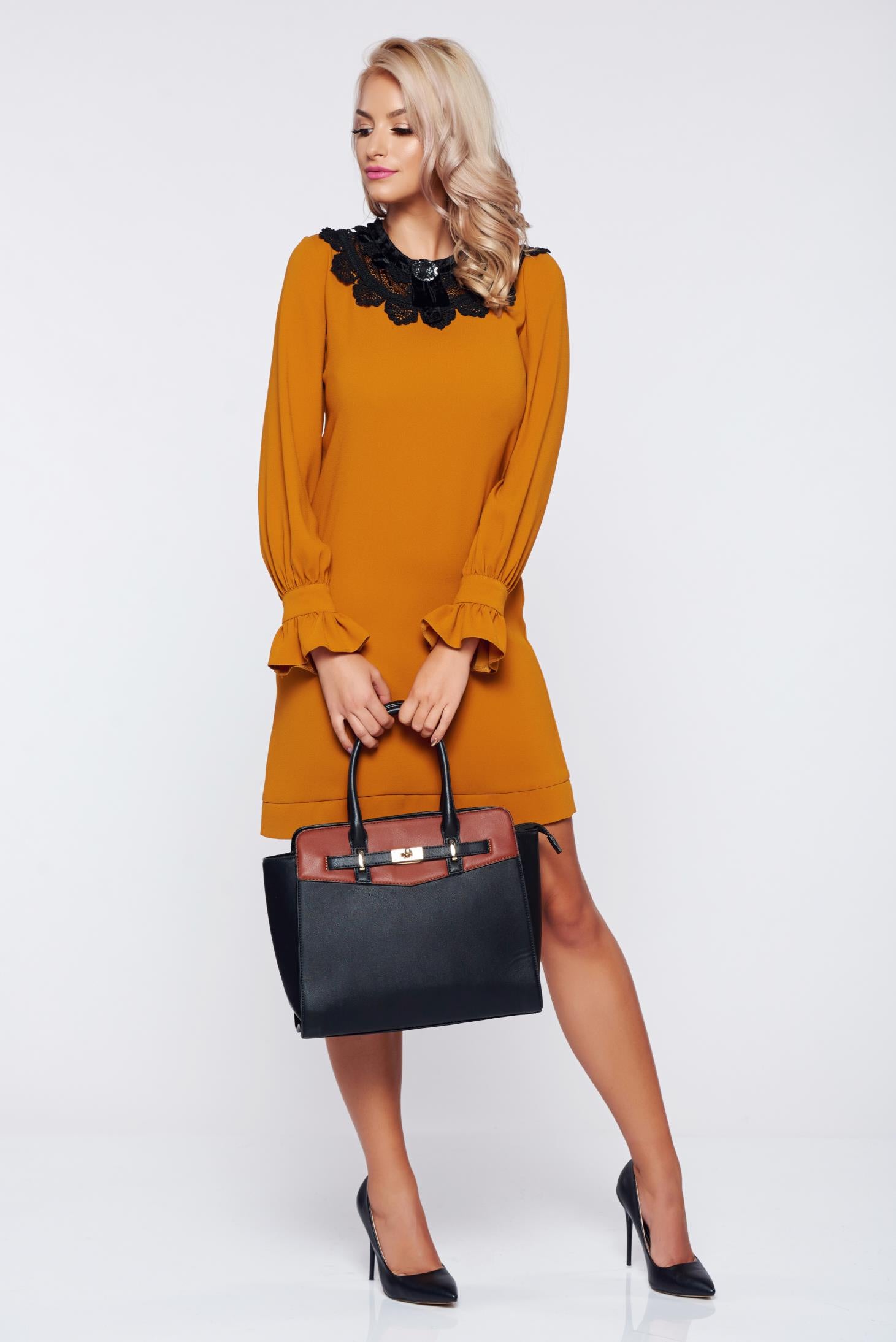 Yellow elegant flared dress with detachable collar