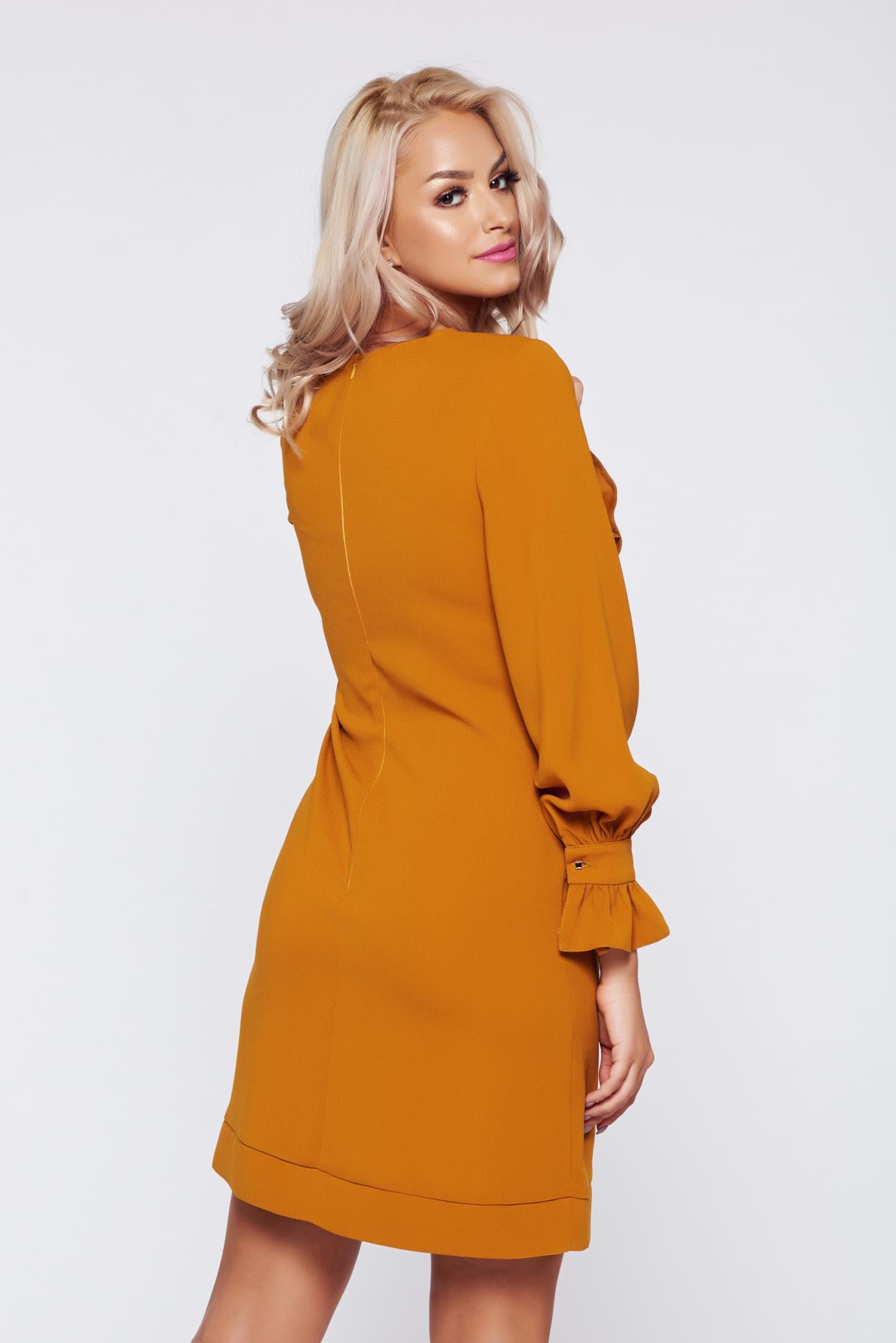Yellow elegant flared dress with detachable collar
