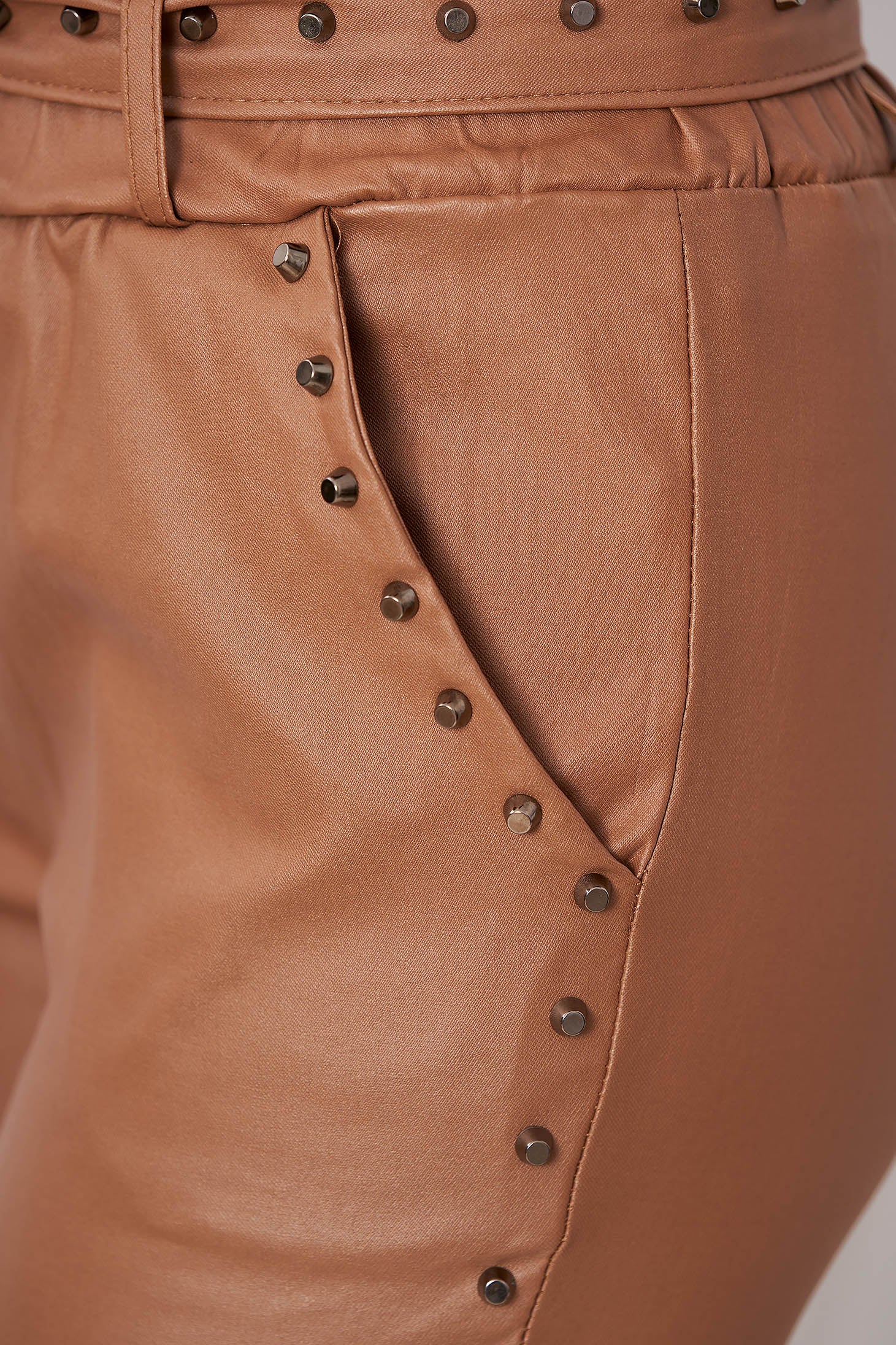 Cappuccino Trousers With Metallic Spikes From Ecological Leather High Waisted With Tented Cut.