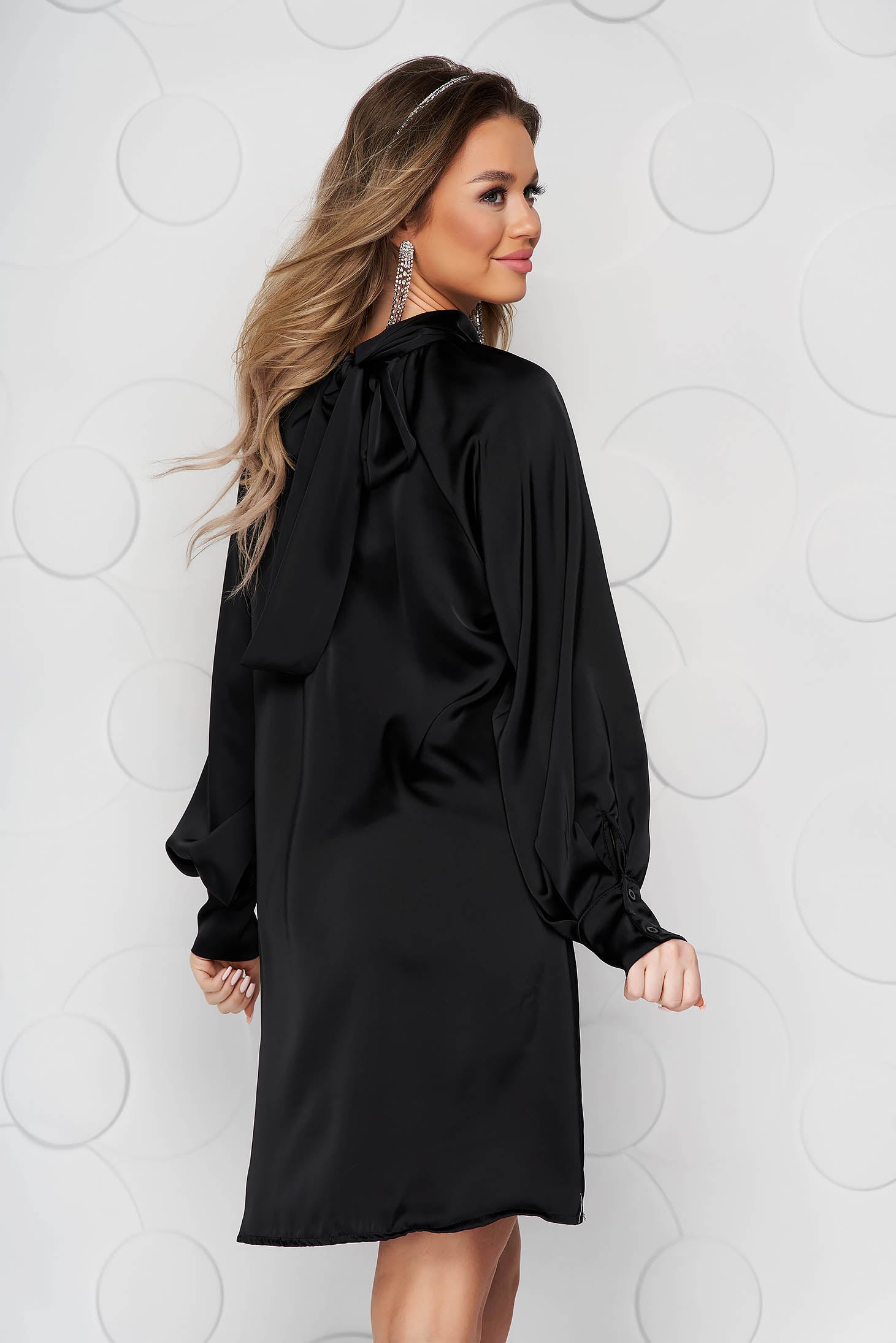 Black Dress From Satin With Puffed Sleeves Loose Fit Bow Accessory
