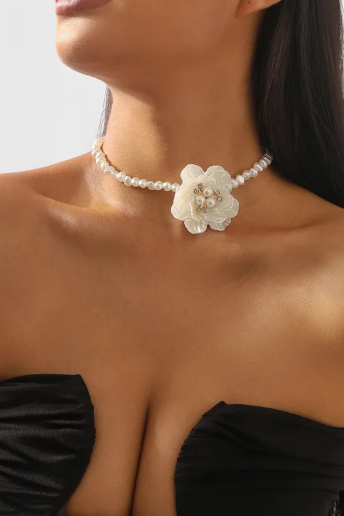 Modern Style Pearl Choker