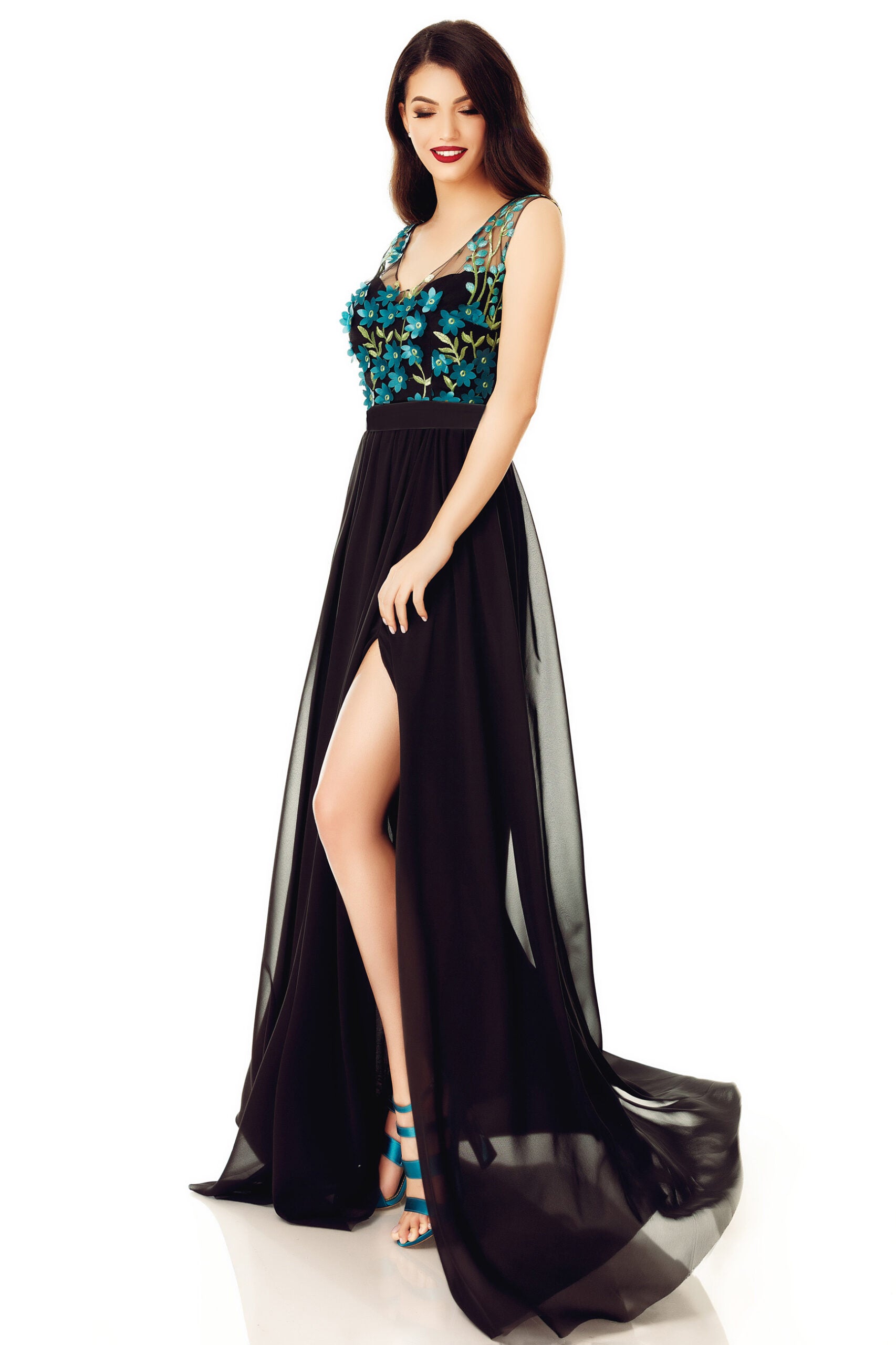 Long Black Dress Of Voile With Delicate Lace Bust And Turquoise Flower Long Black Dress Of Voile With Delicate Lace Bust And Turquoise Flower