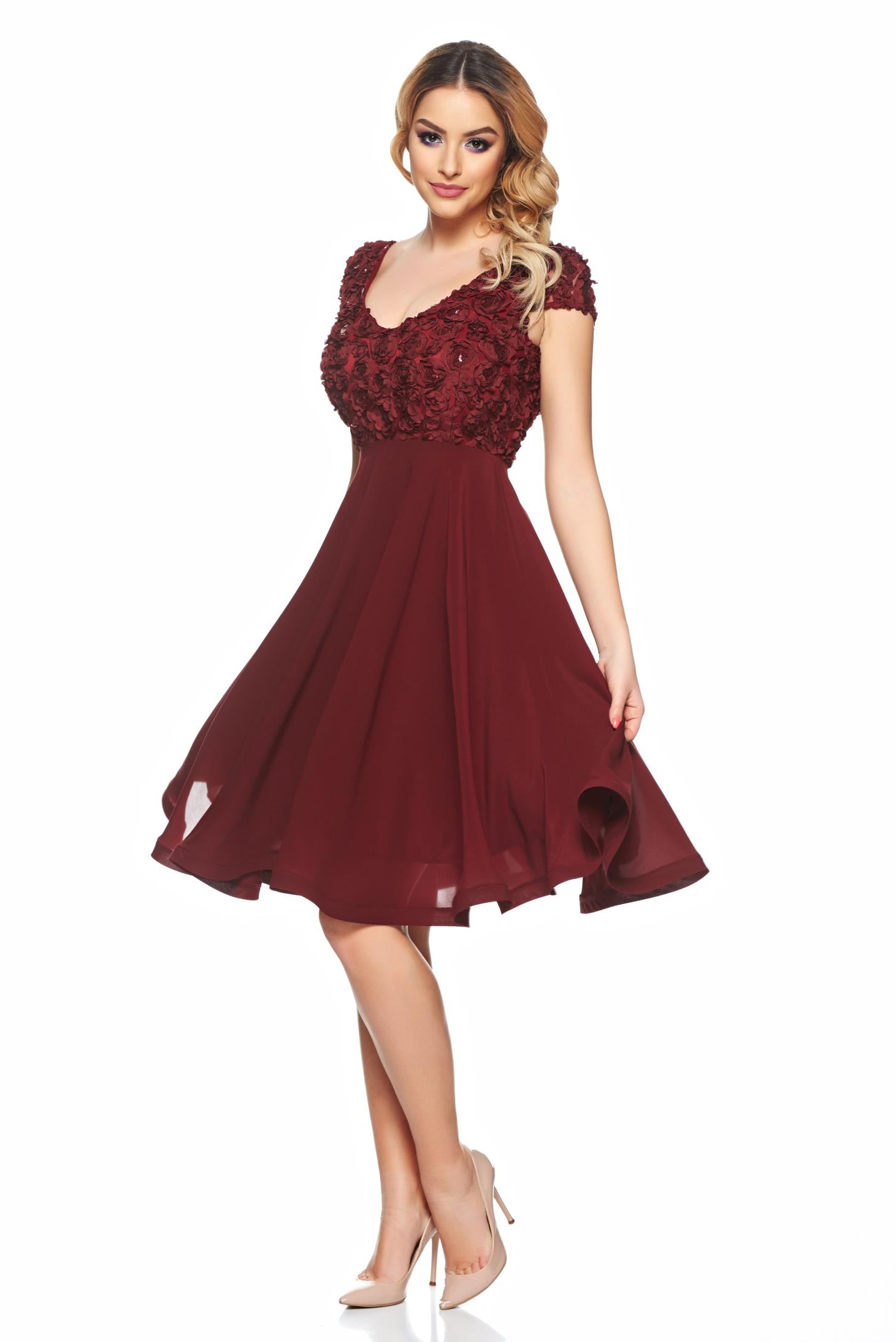 Burgundy stutterma frístundakjóll með Cloche