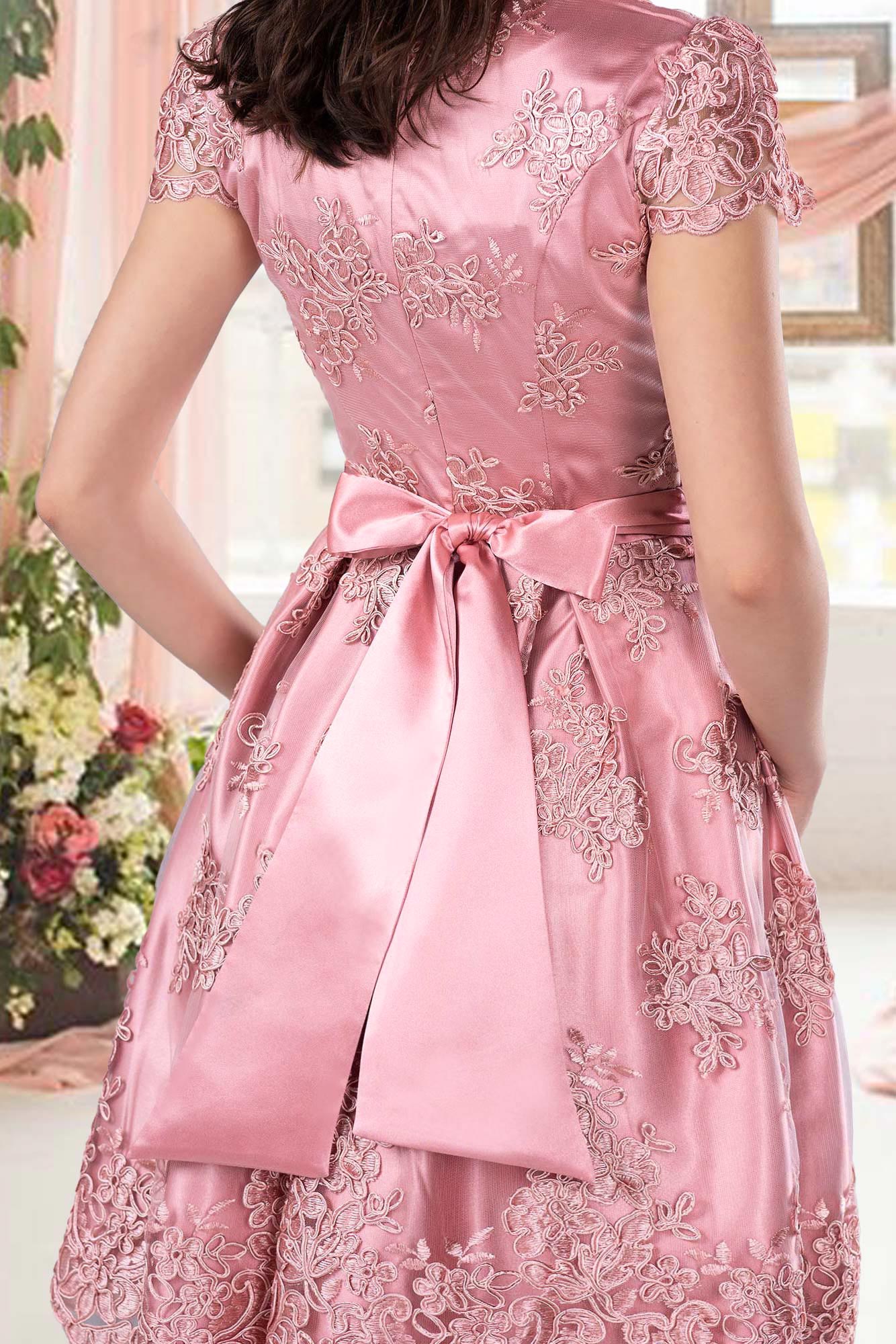 Pink Dress Lace And Satin Cloche