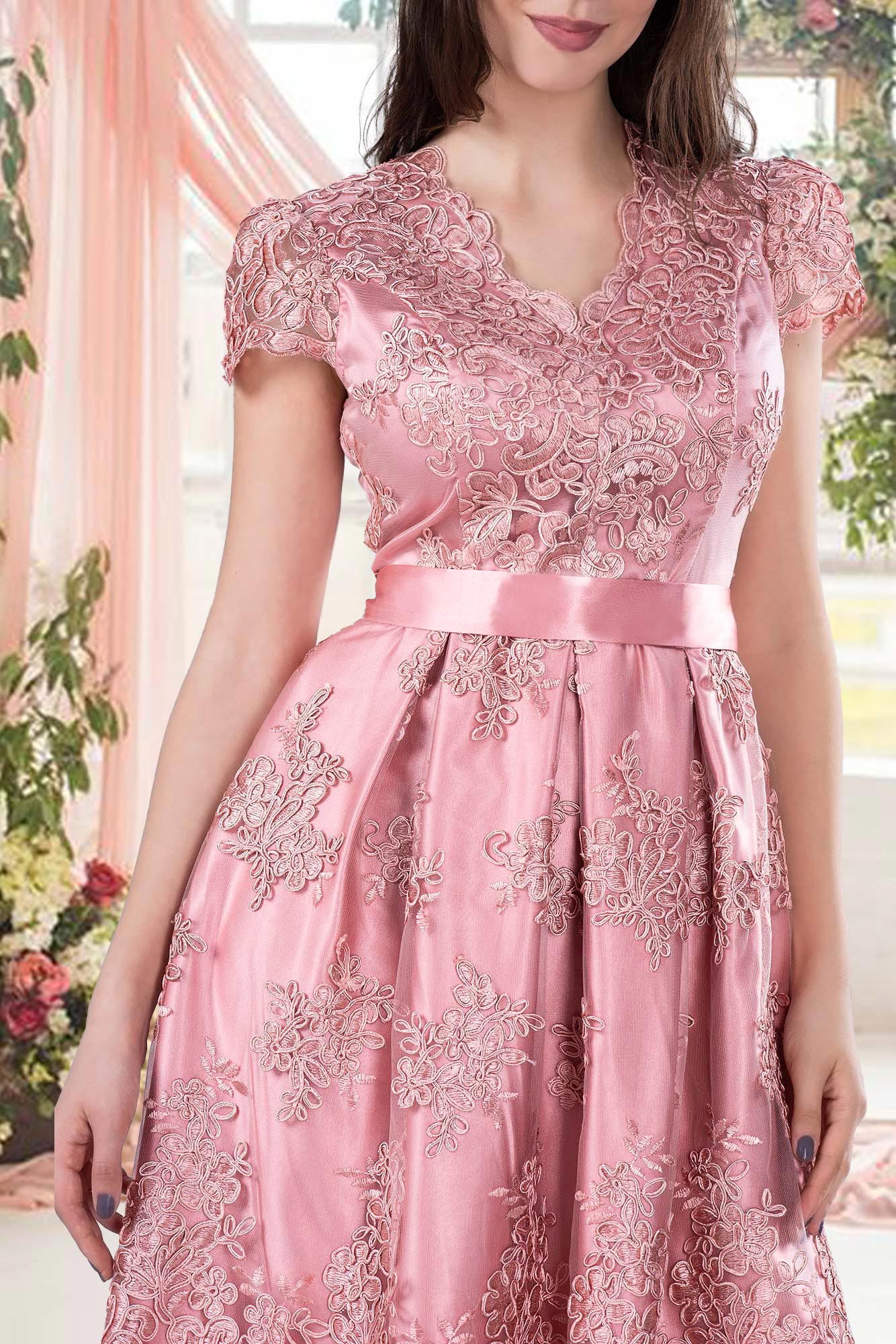 Pink Dress Lace And Satin Cloche