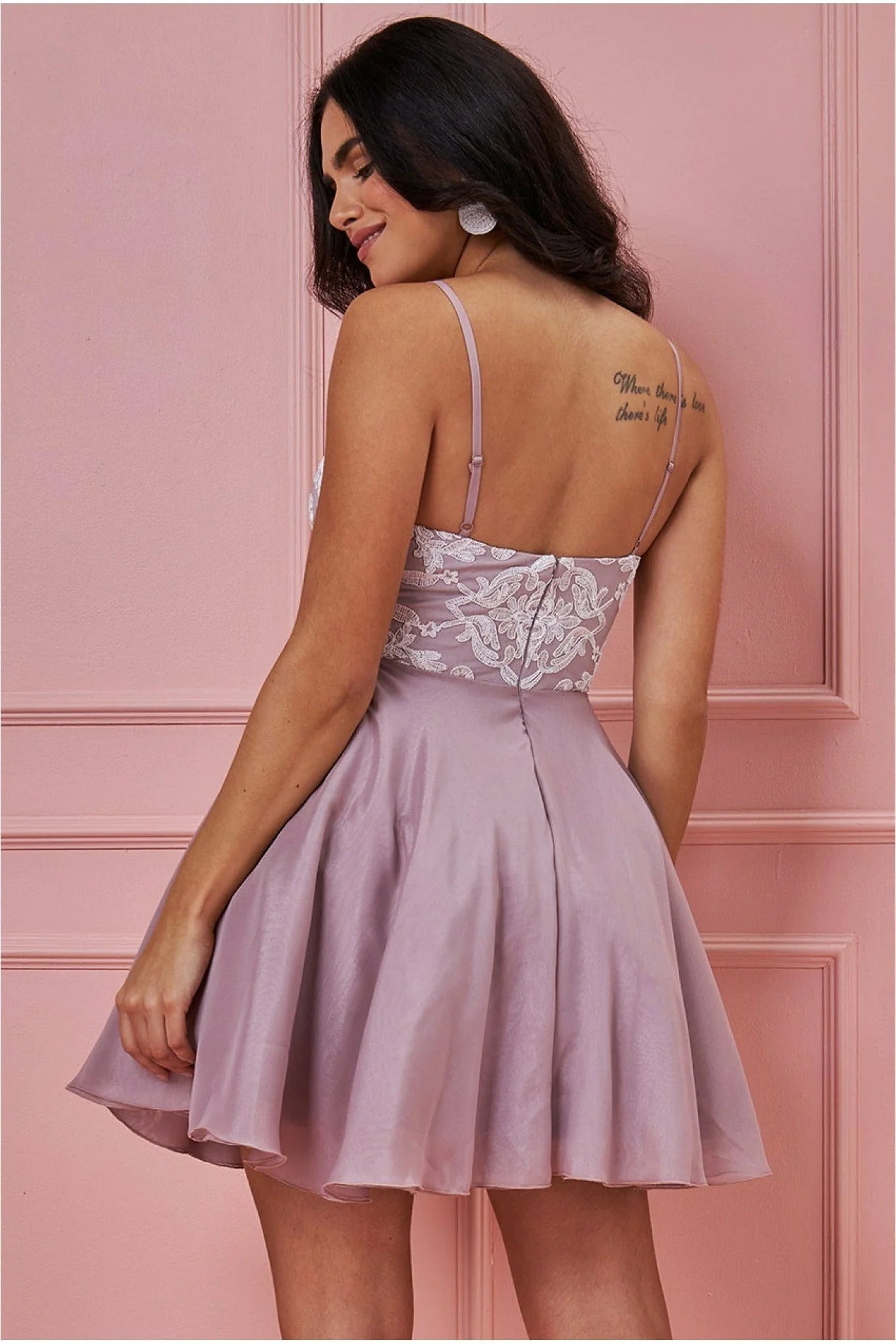 Dusty Pink Cloche kjóll úr blúndukorsetti