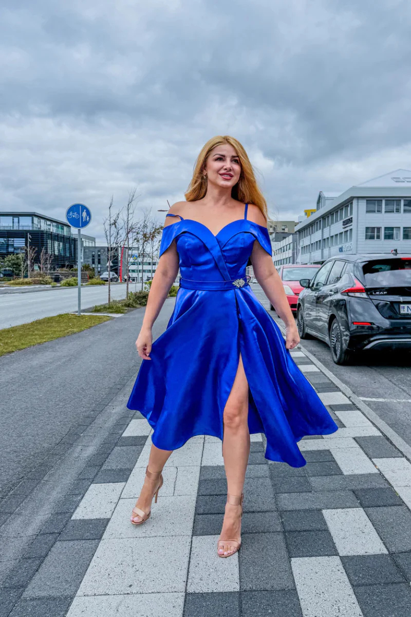 Konungsblár Radiance kvöldkjóll með berum öxlum