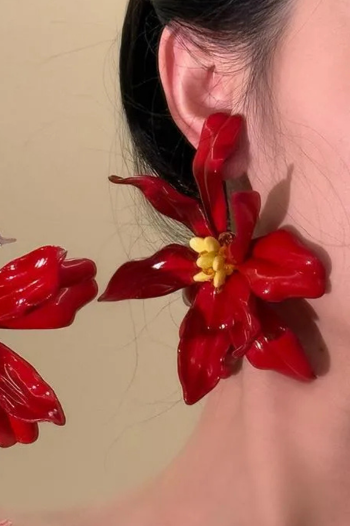 Elegant Exaggerated Flower Ear Studs