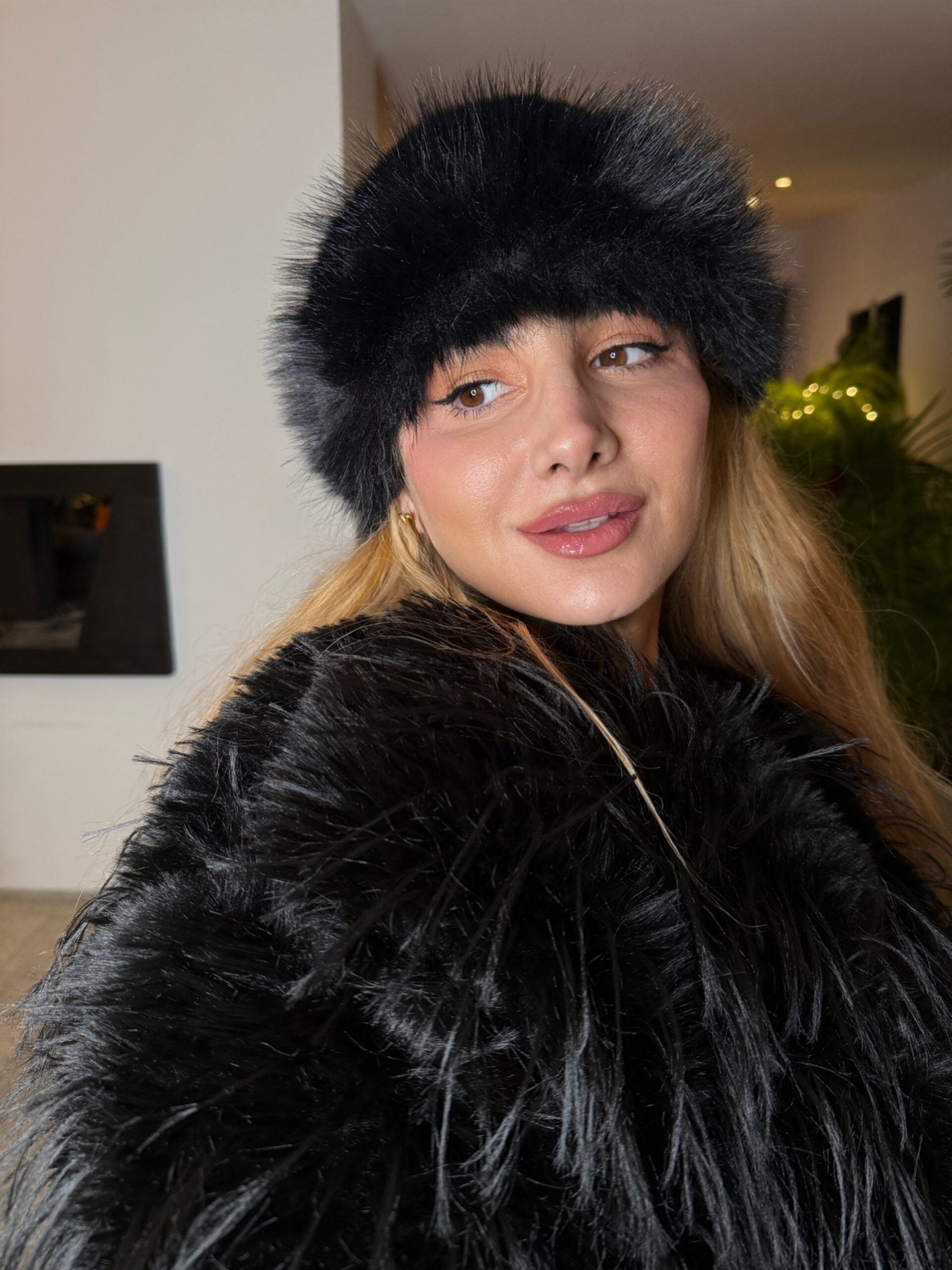 Elegant Black Faux Fur Beanie Hat