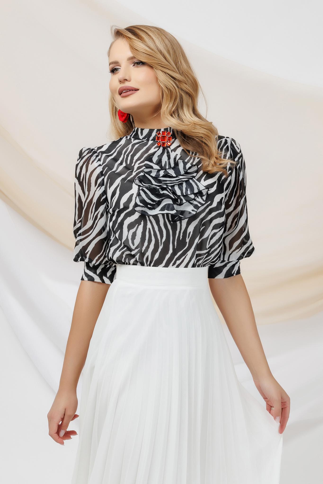 Jabou Printed Veil Blouse With Detachable Brooch