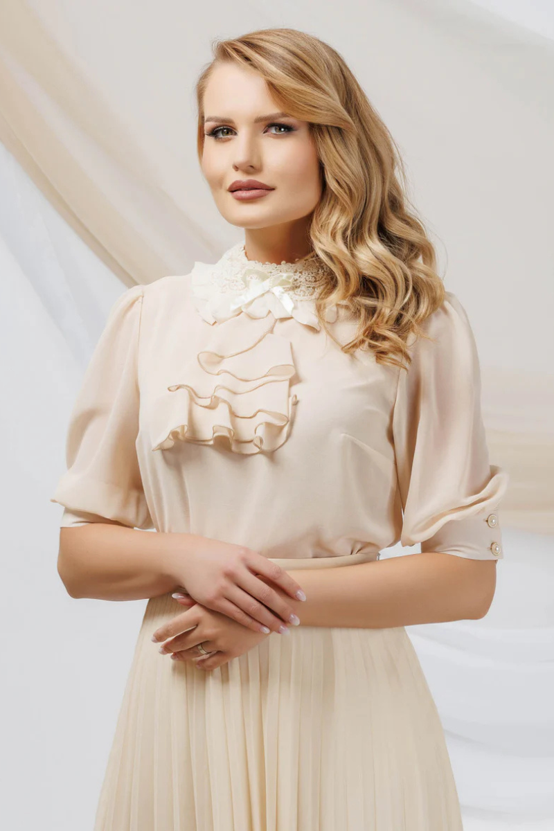 Jabou Blouse In Veil With Detachable Lace Collar
