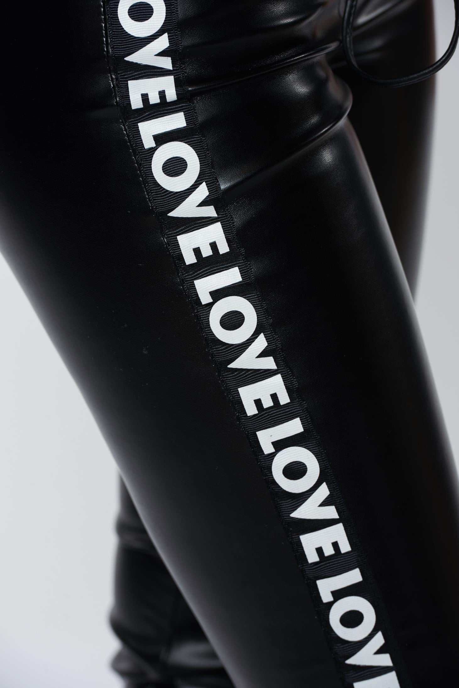 Black Trousers Casual With Medium Waist Of Ecological Leather
