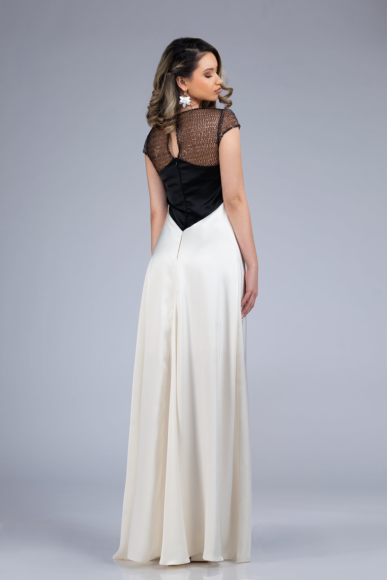 Red Carpet Ivory & Black Luxurious Dress in Silk Effect & Sequin Tulle