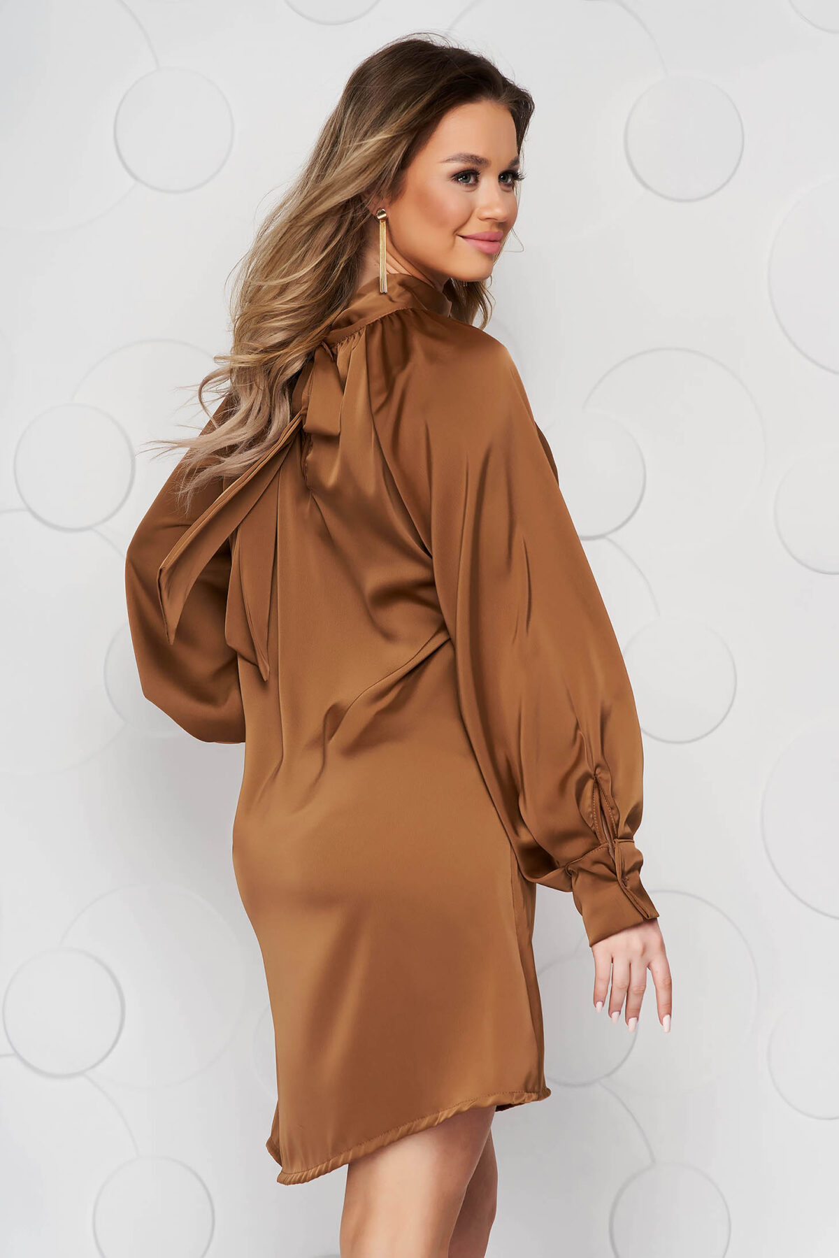 Brown Dress From Satin With Puffed Sleeves Loose Fit Bow Accessory