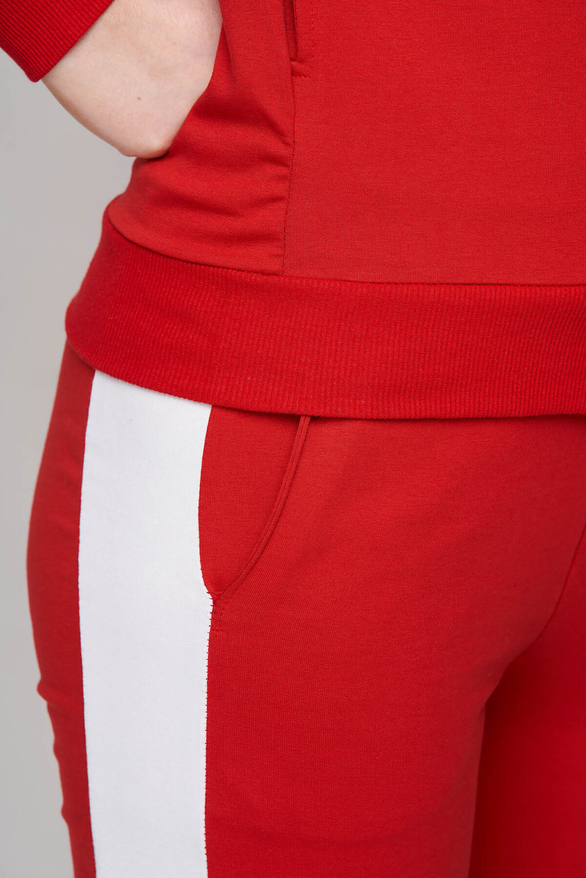 Red Sporty Set Slightly Elastic Cotton With Tented Cut With Medium Waist With Elastic Waist