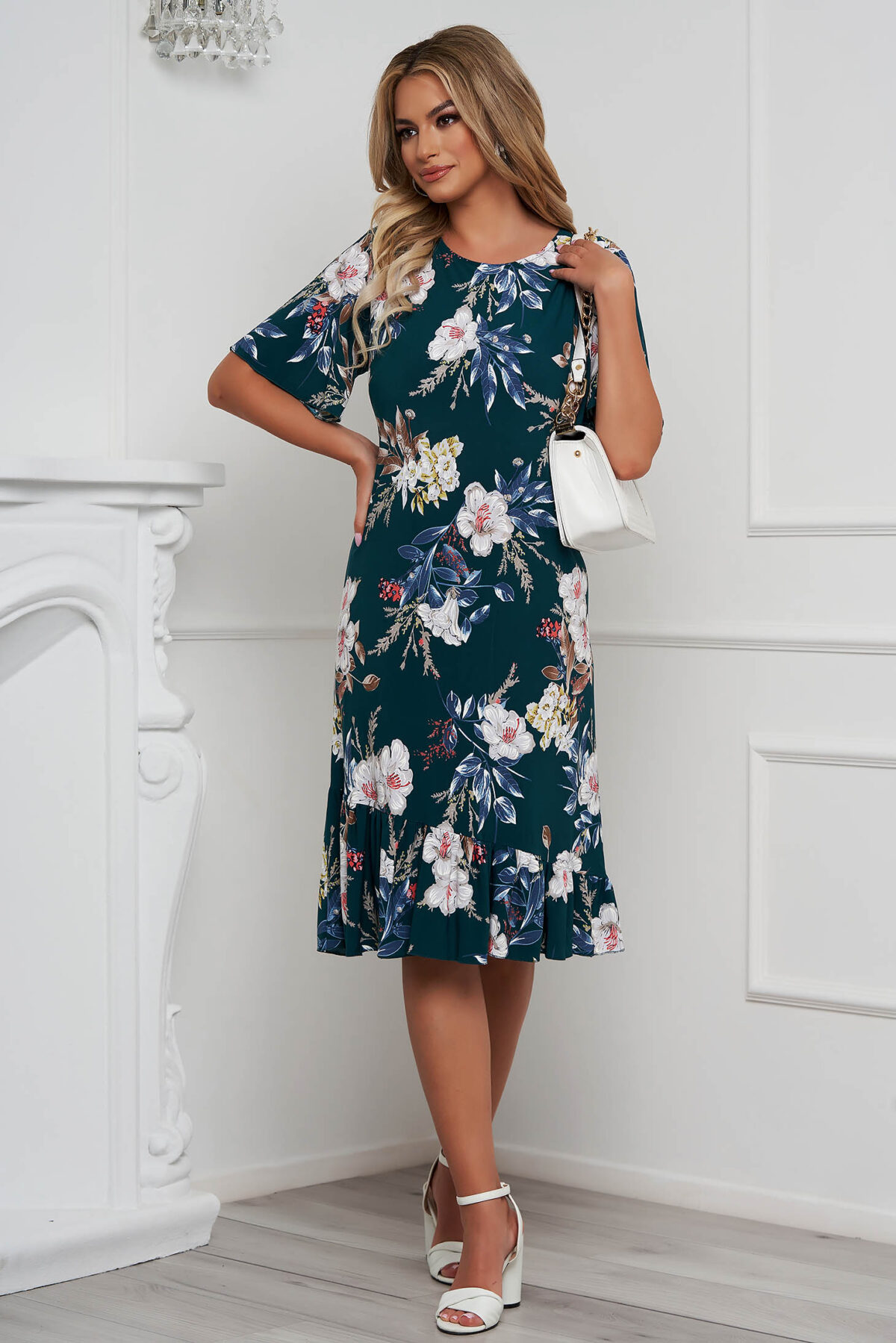 Dress Straight From Elastic Fabric With Ruffle Details With Floral Print